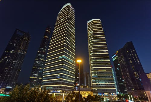 有没有一款软件，可以管理门店的进销存，应收、应付帐款的软件?