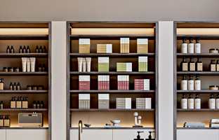 Omnichannel Beauty Retailers